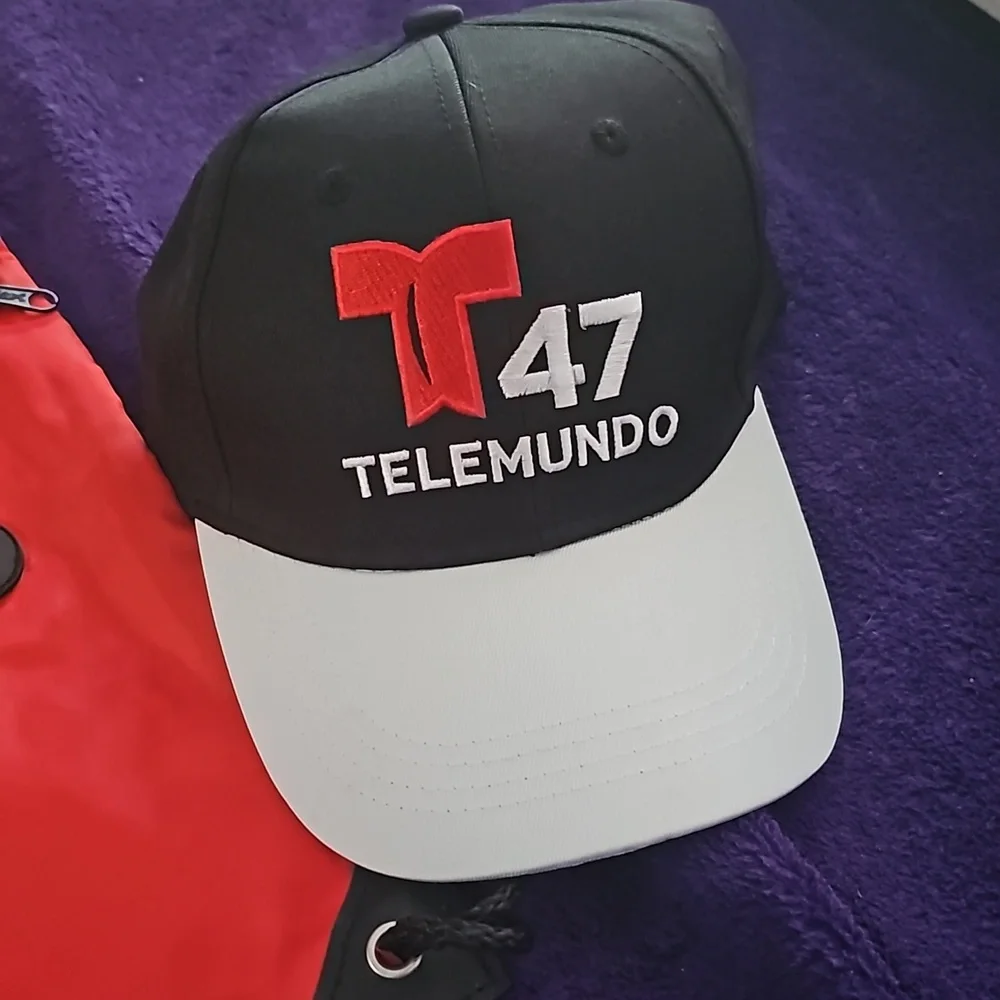 TELEMUNDO BUNDLE - Picture 3 of 6